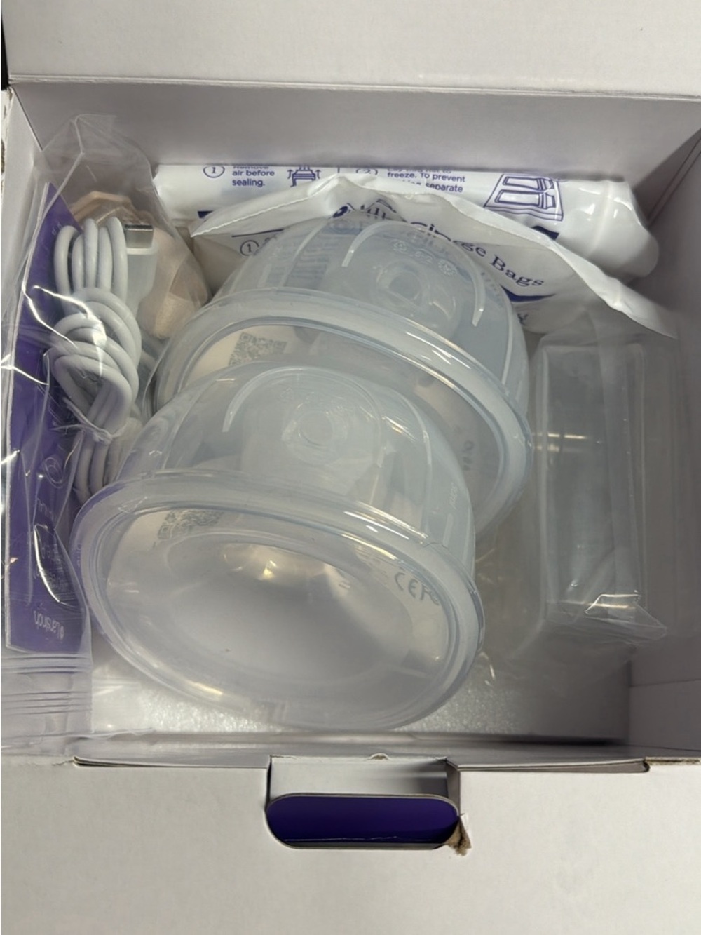 Lansinoh DiscreetDuo Extractor, Storage Bags & Accessory Set - Picture 5 of 7